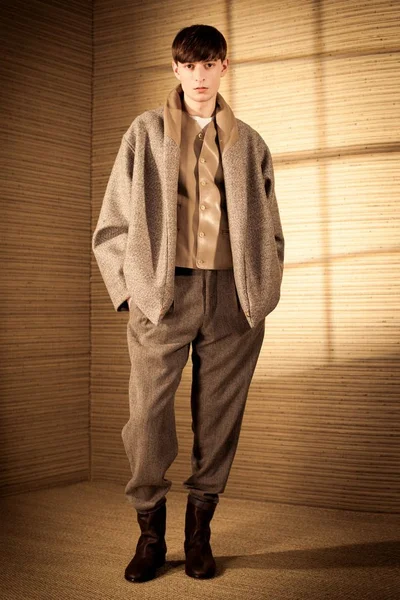 Look 5